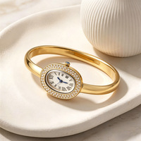 Nouvelle Tendance Montre Bracelet Ovale en Acier Inoxydable Style Européen Ancien, Petit Cadran, Montre Femme Avancée, Bracelet Rotatif