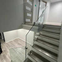 Balustrade et main courante en verre au design moderne, faites à la main pour piscine, terrasse, escalier, garde-corps et plancher en verre