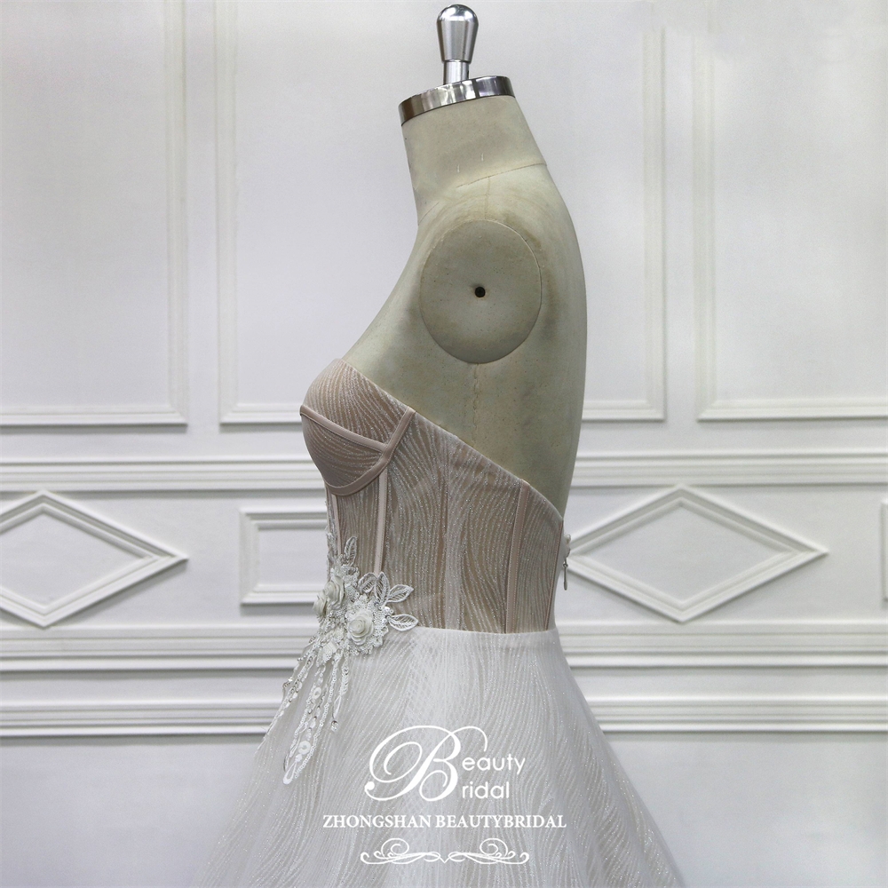 Latest Long Train Sleeveless Lace Ivory Wedding Dress A Line Wedding Gown