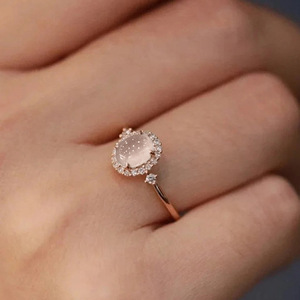 Anello con Design Superficiale Ovale Stile Vintage Francese per Donne - Product Image 2