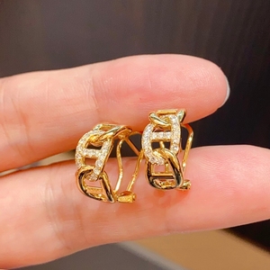 ต่างหูเพชร Aazuo Lab Grown Diamonds ทองคำแท้ 18K สีเหลืองทอง ดีไซน์หรูหรา ทรงบริลเลียนท์คัท น้ำหนัก 0.33 กะรัต ความสะอาดระดับ VS1 รับรองโดย GIC ของขวัญสำหรับผู้หญิง - Product Image 5
