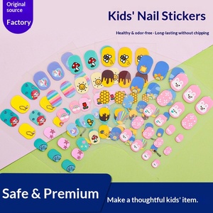 Pegatinas de Uñas Completas para Niños con Tiras Autoadhesivas, Calcomanías de Uñas Lindas y Divertidas con Diseños de Arcoíris, Pasteles y Abejas - Product Image 1