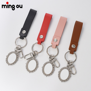 Porte-clés en cuir avec sangle personnalisée, cadeau <span class=keywords><strong>d</strong></span>'affaires, mode, cuir PU, porte-clés en métal avec sangle <span class=keywords><strong>de</strong></span> haute qualité - Product Image 4