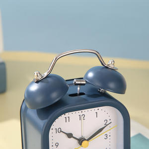 <span class=keywords><strong>Réveil</strong></span> à cloche en métal carré moderne Petit Quartz numérique de balayage silencieux pour le <span class=keywords><strong>réveil</strong></span> des étudiants Heure de bureau de chevet en gros - Product Image 4