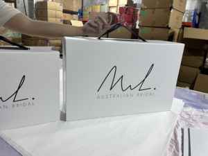 थोक कस्टम लक्जरी कागज चुंबक तह चुंबकीय उपहार बॉक्स परिधान परिधान परिधान कपड़े पैकेजिंग बॉक्स - Product Image 5