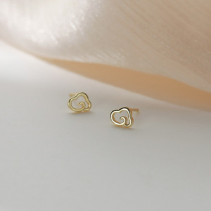Cloud Shape Stud Earrings For Women Minimalist Design Silver Tone Small Earring Geometric Fashion Jewelry For Everyday Wear - Product Image 4