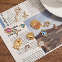 Pendentif Breloque Mignon en Acier Inoxydable Plaqué Or 14K, Motifs Cœur, Étoile, Couronne, Sertissage Zircon, Hypoallergénique, Vente en Gros OEM