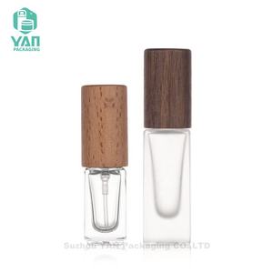 YAN упаковка, Маленький милый красивый квадратный 3 мл 5 мл Прозрачный матовый стеклянный ролик спрей флакон из бука деревянная крышка духи эфирное масло - Product Image 6