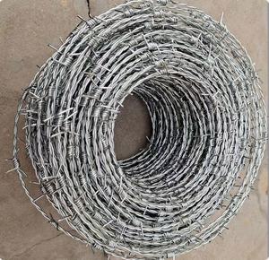 Fil <span class=keywords><strong>barbelé</strong></span> résistant au froid et sans éclats pour les projets de clôtures extérieures dans les zones frigides du nord - Product Image 2