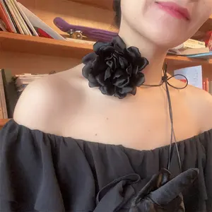 कूल रेट्रो काले डिनर पार्टी बड़ा फूल फीता अवस्र्द्ध कॉलर सेक्सी गर्दन बैंड हार महिलाओं के लिए लड़कियों के गहने