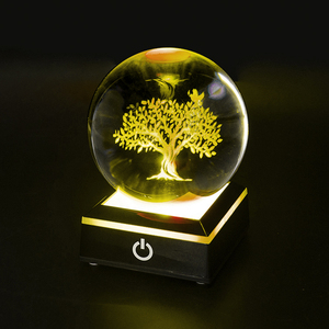 Base de boule de cristal LED personnalisée en gros de Guangzhou, gravée sur le thème de l'amour, avec lumières LED intégrées - Product Image 4