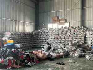 Trapos <span class=keywords><strong>de</strong></span> algodón textiles <span class=keywords><strong>de</strong></span> trapo al por mayor <span class=keywords><strong>baratos</strong></span> para limpiar restos <span class=keywords><strong>de</strong></span> <span class=keywords><strong>tela</strong></span> <span class=keywords><strong>de</strong></span> Color oscuro 100 algodón 10KG 25KG trapos <span class=keywords><strong>de</strong></span> máquina - Product Image 6