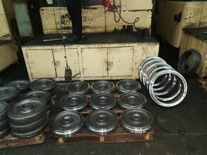 掘削機下部構造部品フロントアイドラーローラーPC30-7コマツ掘削機用OEM品質トラックアイドラー付きアイドラークイドホイール - Product Image 6