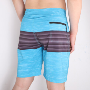 Short de bain décontracté pour homme, à séchage rapide, à rayures bleues et violettes, avec cordon de serrage, longueur courte, taille mi-haute, pour la plage - Product Image 2