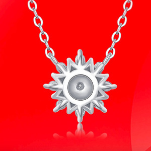 สร้อยคอจี้รูปดอกทานตะวันประดับมอยส์ซาไนต์ชุบแพลตตินั่ม เงินแท้ S925 - เครื่องประดับสำหรับงานหมั้น งานแต่งงาน และงานปาร์ตี้สุดอินเทรนด์ - Product Image 5