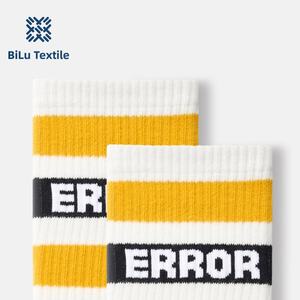 Bilu Rad Lettered Crew Chaussettes Color Block Striped Error Adventure Prints Streetwear Chaussettes - Product Image 3