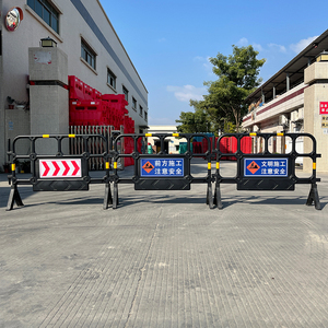 Barrera de Plástico HDPE Moldeada por Soplado 1400, Barrera de Seguridad de Plástico para Control de Multitudes con Panel Publicitario - Product Image 5
