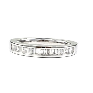 Bague de mariage en or blanc 18 carats avec diamant taille princesse, design simple et quotidien, best-seller de Hong Kong, Chine, pour femme, idéale pour les fêtes - Product Image 1