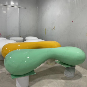 Silla de Jardín Ovalada de Fibra de Vidrio, Muebles de Exterior Duraderos para Parque, Diseño Minimalista Contemporáneo - Product Image 4