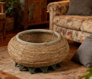 Cama para Mascotas de Paja Tejida Ecológica Hecha a Mano, Cesta Elevada en Forma de OVNI con Patas con Púas en la Parte Inferior, Material Natural Transpirable - Product Image 2