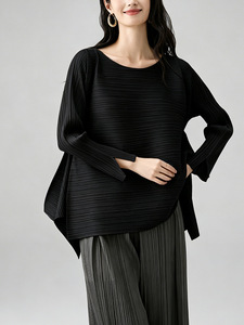 Camiseta Plisada Miyake Ligera y Transpirable PY 2026 con Dobladillo Irregular, Ropa Occidental para Mujer, Venta al Por Mayor en Línea - Product Image 1