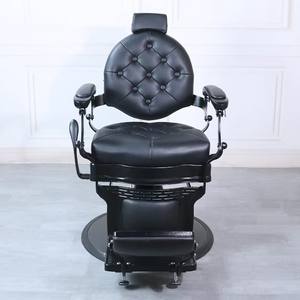 Sillón de Barbería de Estilo Antiguo en Cuero Negro y Dorado con Botones, Base Redonda con Bomba Hidráulica, Silla de Peluquería en Venta - Product Image 3