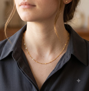 Adornos Brillantes y Elegantes para el Cuello, Chapados en Oro, Minimalistas, Tipo Gargantilla, Hechos con Cadenas Delgadas y Finas - Product Image 5