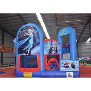 Maison de rebond gonflable en forme de château coloré avec toboggan pour location de fête d'enfants ou utilisation à domicile propose des thèmes de personnages de jeu amusants - Product Image 1