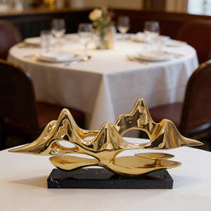 Nouvelle Sculpture Paysagère de Luxe en Résine Plaqué Or, Statue Moderne Abstraite de Montagne pour Décoration Intérieure, Décoration d'Intérieur en Résine - Product Image 3