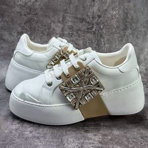 Zapatos casuales de malla con cordones de alta calidad - Zapatillas de marca de lujo - Estilo original de la misma marca - Product Image 1