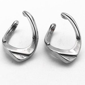 Pendientes geométricos de acero y titanio de Yunnique, diseño abierto para fiesta, accesorio de moda para hombres y mujeres - Product Image 1