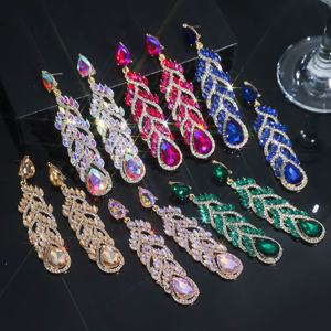 Boucles d'oreilles longues de mode transfrontalière euro-américaine pour femmes, clous exagérés en cristal et pierres précieuses avec strass en verre - Product Image 3