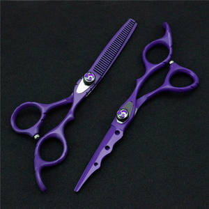 กรรไกรตัดผมมืออาชีพสีม่วง สแตนเลส ใบมีดคม ด้ามยาว กรรไกรตัดผมแบบแบน สำหรับใช้ในร้านเสริมสวย - Product Image 1