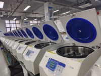 Centrífuga de Laboratorio de 4 Plazas y 750 ml de Alta Capacidad, 6000 RPM, 4752xg, Precio de Venta de Fábrica