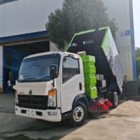 Camion balayeuse routière légère HOWO, machine de balayage sec et humide, conduite à droite en option pour les travaux d'assainissement