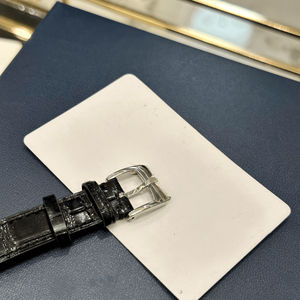 Montre-bracelet ronde en acier inoxydable à quartz avec bracelet en cuir noir, cadran à chiffres romains, style décontracté et professionnel pour femmes Chopards - Product Image 3