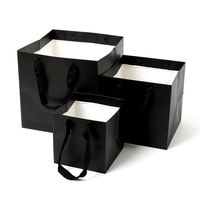 Sac de transport pour gâteau noir avec logo personnalisé Grand sac carré en papier avec poignée