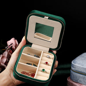 卸売高級ジュエリー包装ケース最高品質ベルベットジュエリーボックスカスタムロゴトラベルジュエリーボックスオーガナイザーミラー付き - Product Image 2