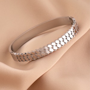 Women's Titanium Steel Bracelet <b>Light</b> Luxury Two-Tone Round Texture Fashion Bangle - Product Image 6