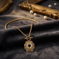Parure de bijoux vintage avec pendentif ovale creux et pierres précieuses, collier et boucles d'oreilles pendantes en acier inoxydable plaqué or 14K PVD, style rétro.