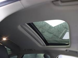 Vente en gros de <span class=keywords><strong>Ford</strong></span> <span class=keywords><strong>Mondeo</strong></span> EcoBoost <span class=keywords><strong>2018</strong></span> d'occasion Smart Control Country V Fashion 180 SUV R17 Automatique Electrique Hybride Options 2019 - Product Image 5