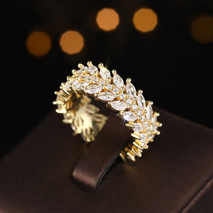Elegante Brazalete de Cristal con Flores, Chapado en Oro de 18K, Joyería de Boda para Mujer, Brazaletes con Engaste de Cristales de Imitación - Product Image 1