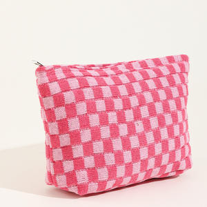 Pochette de voyage personnalisée <span class=keywords><strong>en</strong></span> gros, motif à carreaux mignon, organiseur de maquillage, mode féminine, tissu tricoté à carreaux, broderie pour femmes, plage - Product Image 3