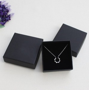 Boîte cadeau rigide en carton recyclable pour bijoux avec insert en éponge et options de ruban estampé pour bagues, colliers, boucles d'oreilles - Product Image 3