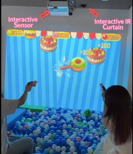 Interaktives Ballspielgerät für Kinder mit Softplay-Bällebad und Touch-Wand, 255 Punkte, Ballwurfspiel für Innenräume - Product Image 3