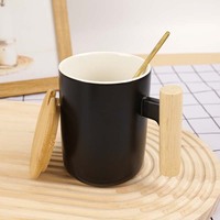 Fabricant en gros de tasses à café en céramique blanche personnalisées avec logo imprimé par sublimation, avec poignée en bois