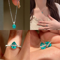 Parure de bijoux élégante en laiton plaqué argent avec cristaux Paraiba CZ taille poire, couleur Menthe Teal, micro-pavé, comprenant collier, bague et boucles d'oreilles, vente en gros