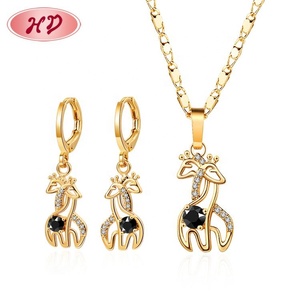 Conjunto de Joyería de Boda Chapado en Oro de 18K con Circonita Cúbica de Jirafa para Mujer, Collar con Colgante de Animal y Pendientes Colgantes a Juego, de Moda - Product Image 5