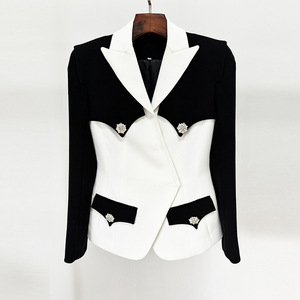 Blazer BA2327 <span class=keywords><strong>Camila</strong></span> para Mujer, Talla Grande, Corte Entallado, 100% Algodón, Antiarrugas, Diseño a Cuadros Blanco y Negro - Product Image 1
