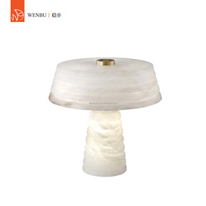Lampe de table contemporaine en albâtre espagnol avec base en laiton pour hôtel, villa, salon - Product Image 1